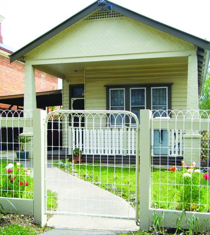 Kookaburra Cottage คาสเซิลเมน ภายนอก รูปภาพ